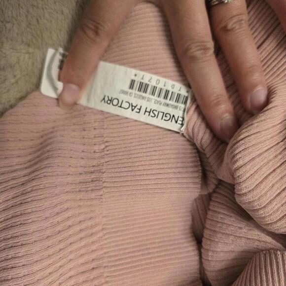 ENGLISH FACTORY Lightweight OFF-THE-SHOULDER Mesh/Lace Pink Sweater Size S - Picture 7 of 9